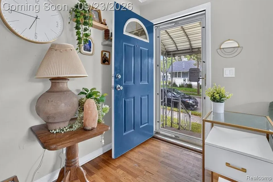 2 Bed 1 Bath Classic Historic Era Home in Lansing, MI - 5