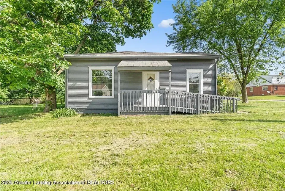 2 Bed 1 Bath Classic Historic Era Home in Lansing, MI - 2