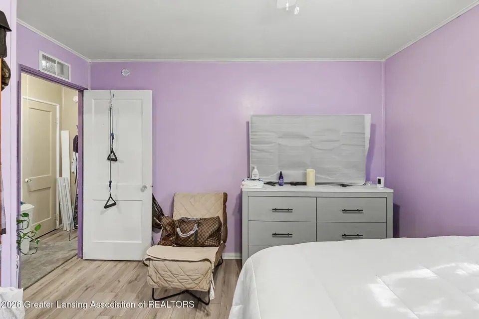 2 Bed 1 Bath Classic Historic Era Home in Lansing, MI - 5