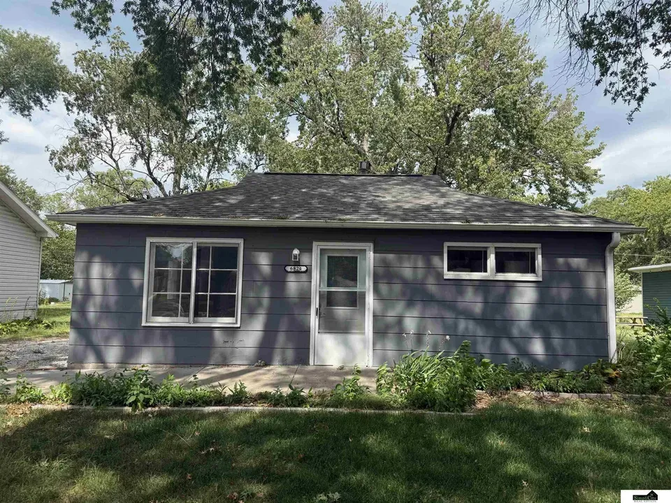 2 Bed 1 Bath Classic Historic Era Home in Lincoln, NE