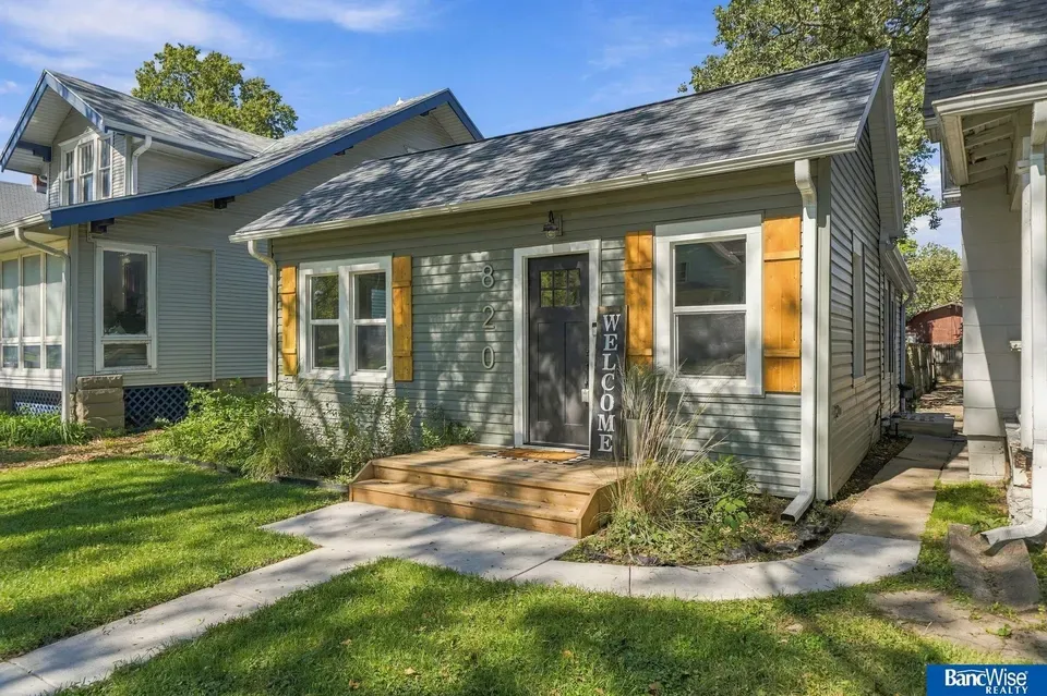2 Bed 1 Bath Classic Historic Era Home in Lincoln, NE - 1
