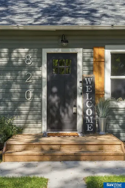 2 Bed 1 Bath Classic Historic Era Home in Lincoln, NE - 2