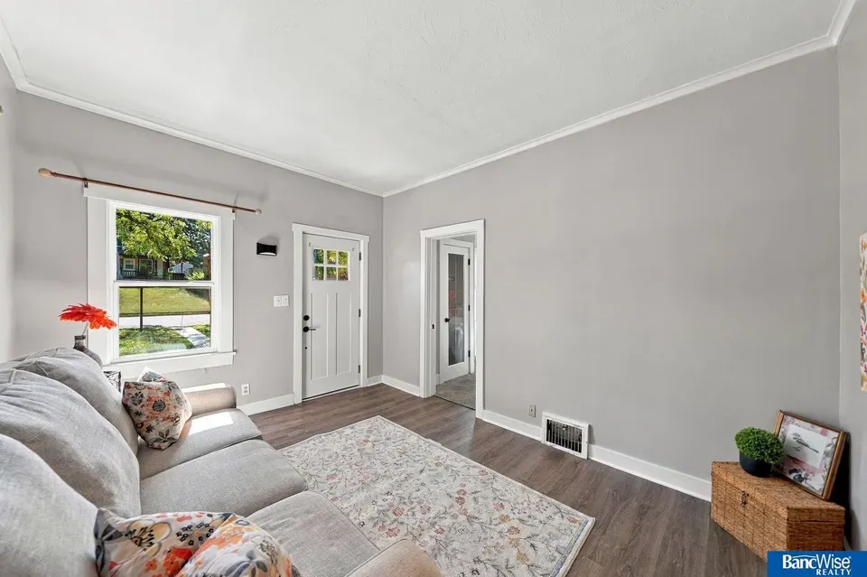 2 Bed 1 Bath Classic Historic Era Home in Lincoln, NE - 4