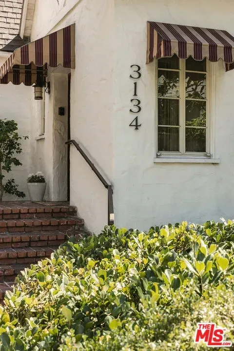 2 Bed 1 Bath Classic Historic Era Home in Los Angeles, CA - 5
