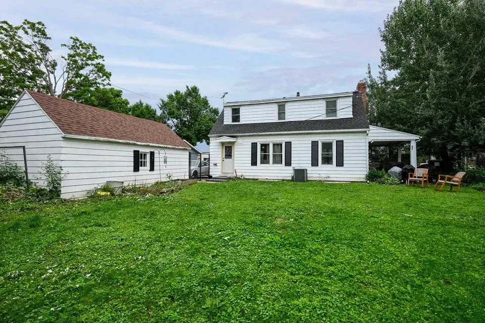 2 Bed 1 Bath Classic Historic Era Home in Madison, WI - 3
