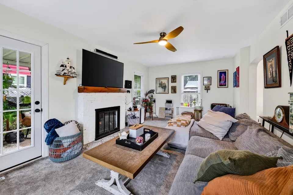 2 Bed 1 Bath Classic Historic Era Home in Madison, WI - 4