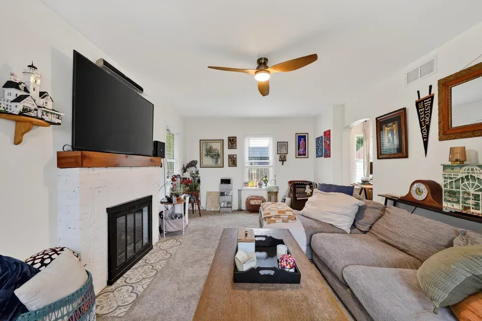 2 Bed 1 Bath Classic Historic Era Home in Madison, WI - 5