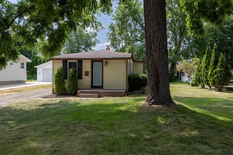 2 Bed 1 Bath Classic Historic Era Home in Madison, WI - 3