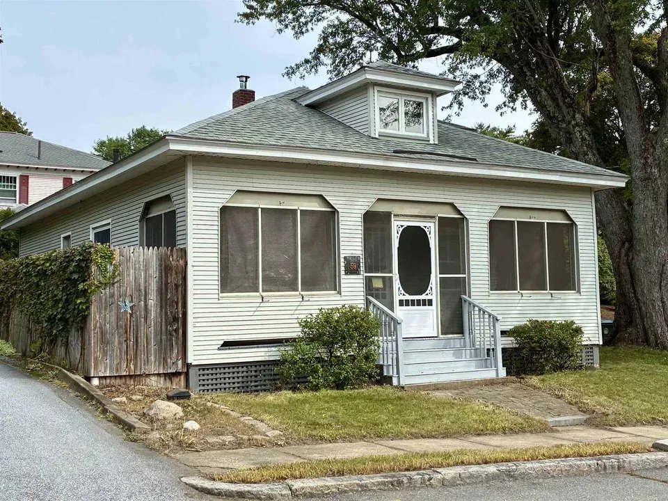 2 Bed 1 Bath Classic Historic Era Home in Manchester, NH - 2