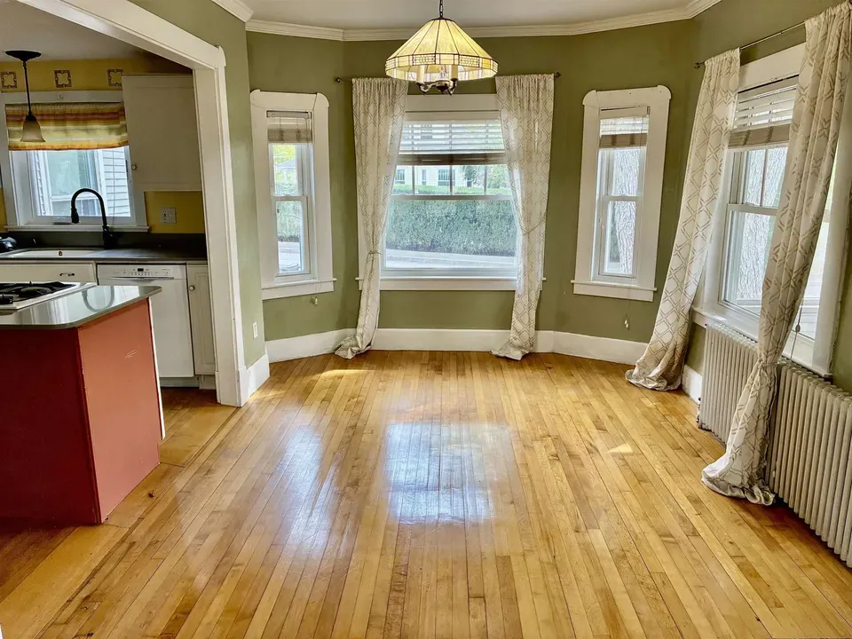 2 Bed 1 Bath Classic Historic Era Home in Manchester, NH - 4