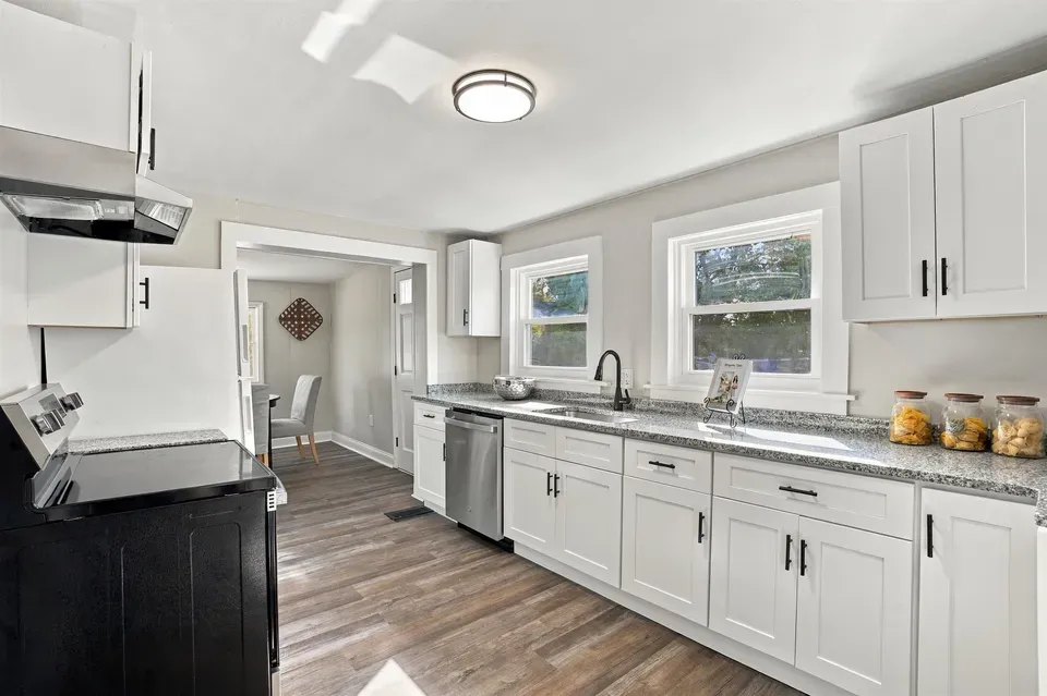 2 Bed 1 Bath Classic Historic Era Home in Manchester, NH - 3