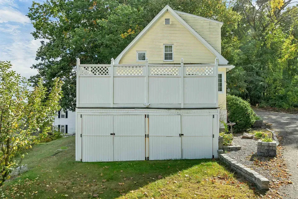 2 Bed 1 Bath Classic Historic Era Home in Manchester, NH - 5