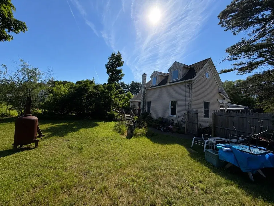 2 Bed 1 Bath Classic Historic Era Home in Nashua, NH - 4