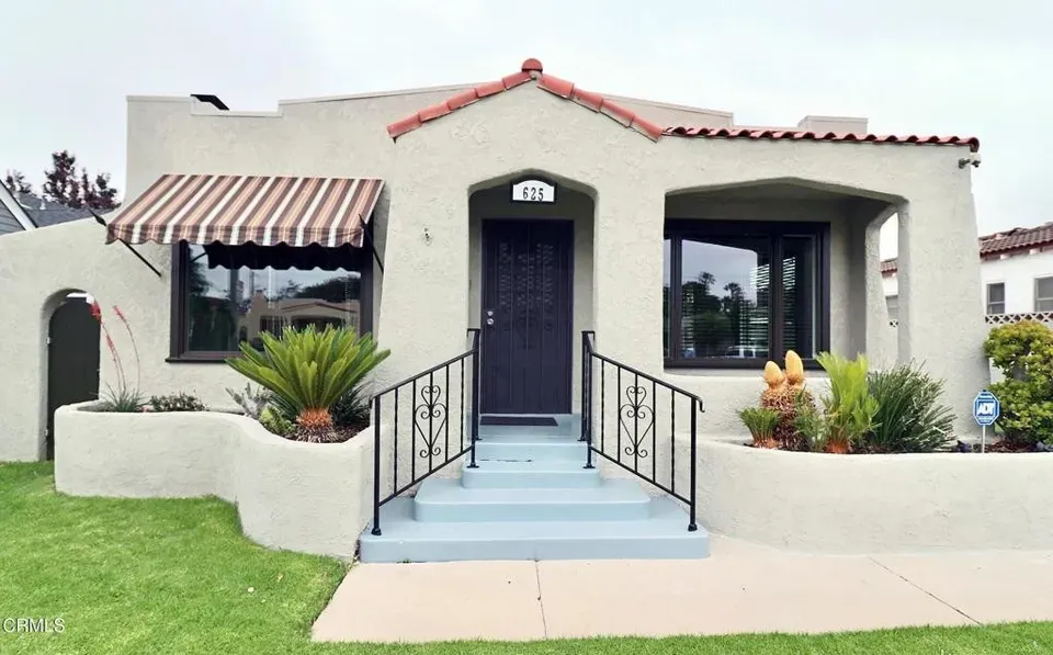 2 Bed 1 Bath Classic Historic Era Home in Oxnard, CA - 1