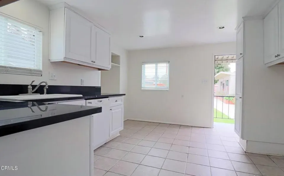 2 Bed 1 Bath Classic Historic Era Home in Oxnard, CA - 5