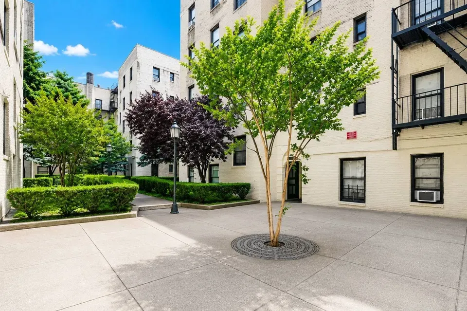 2 Bed 1 Bath Classic Historic Era Home in Queens, NY