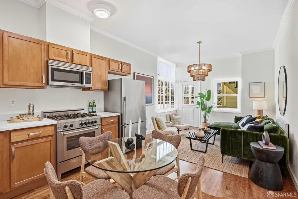 2 Bed 1 Bath Classic Historic Era Home in San Francisco, CA - 2