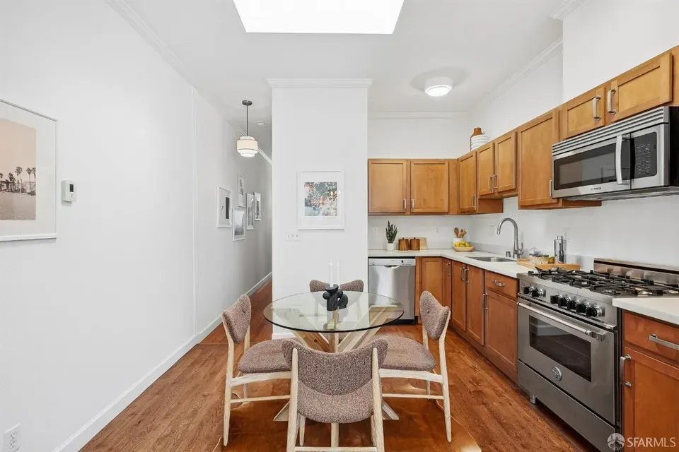 2 Bed 1 Bath Classic Historic Era Home in San Francisco, CA - 4