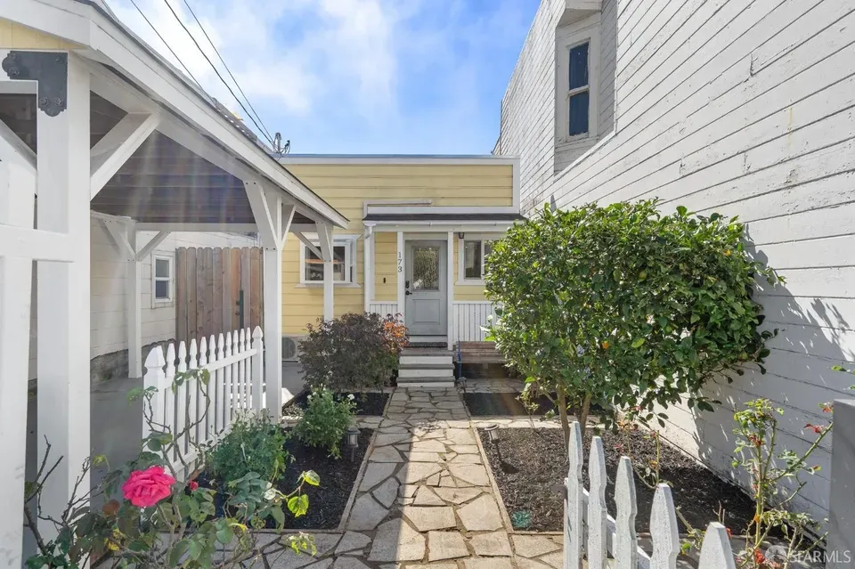 2 Bed 1 Bath Classic Historic Era Home in San Francisco, CA - 4