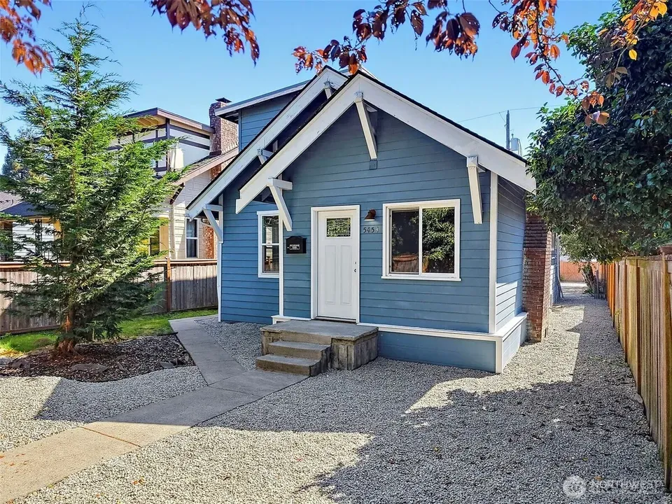 2 Bed 1 Bath Classic Historic Era Home in Seattle, WA - 1