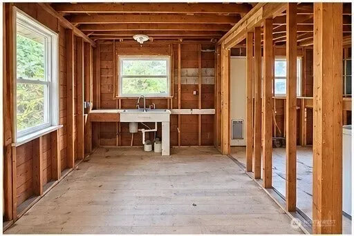 2 Bed 1 Bath Classic Historic Era Home in Seattle, WA - 5