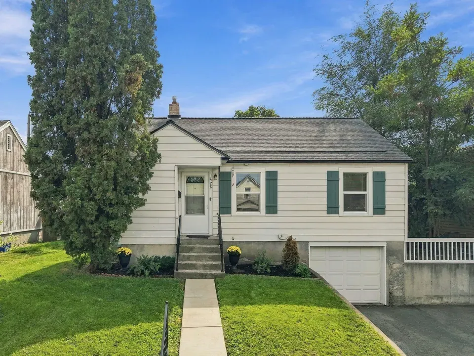 2 Bed 1 Bath Classic Historic Era Home in Spokane, WA