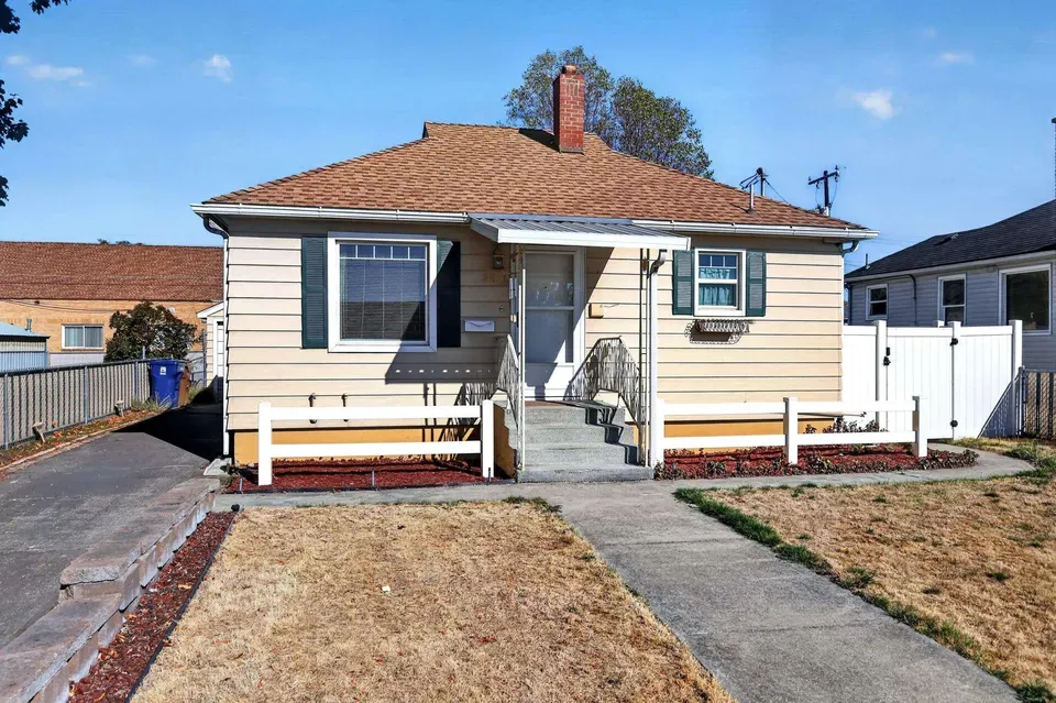 2 Bed 1 Bath Classic Historic Era Home in Spokane, WA