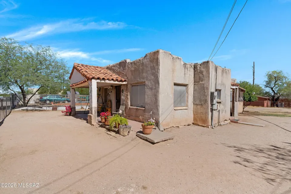 2 Bed 1 Bath Classic Historic Era Home in Tucson, AZ - 4
