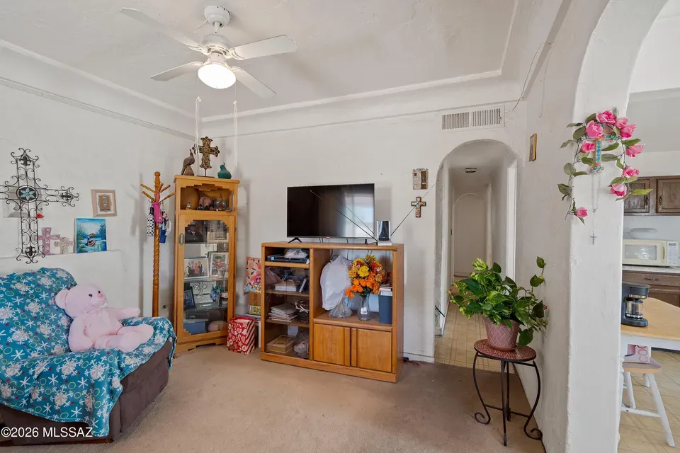 2 Bed 1 Bath Classic Historic Era Home in Tucson, AZ - 5