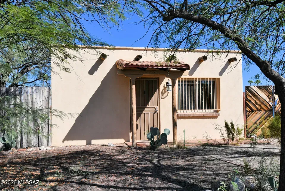 2 Bed 1 Bath Classic Historic Era Home in Tucson, AZ