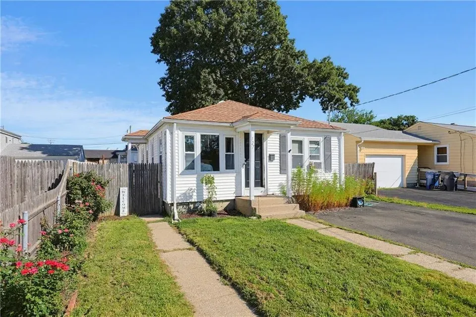 2 Bed 1 Bath Classic Historic Era Home in Warwick, RI