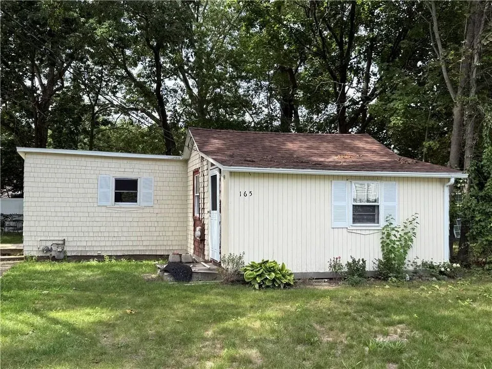 2 Bed 1 Bath Classic Historic Era Home in Warwick, RI