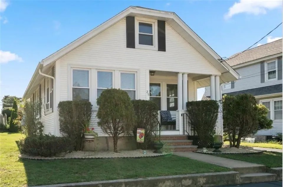 2 Bed 1 Bath Classic Historic Era Home in Warwick, RI - 1