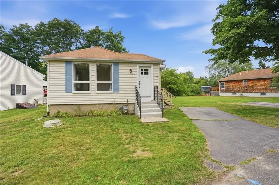 2 Bed 1 Bath Classic Historic Era Home in Warwick, RI - 5