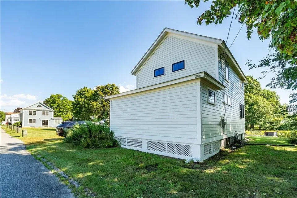 2 Bed 1 Bath Classic Historic Era Home in Warwick, RI - 5