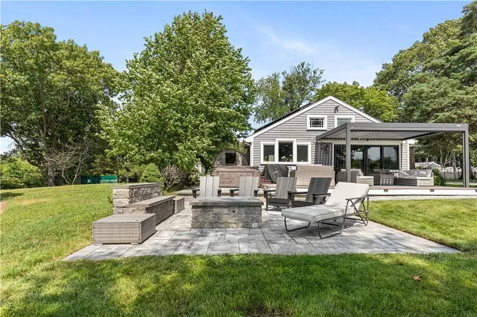 2 Bed 1 Bath Classic Historic Era Home in Warwick, RI - 1