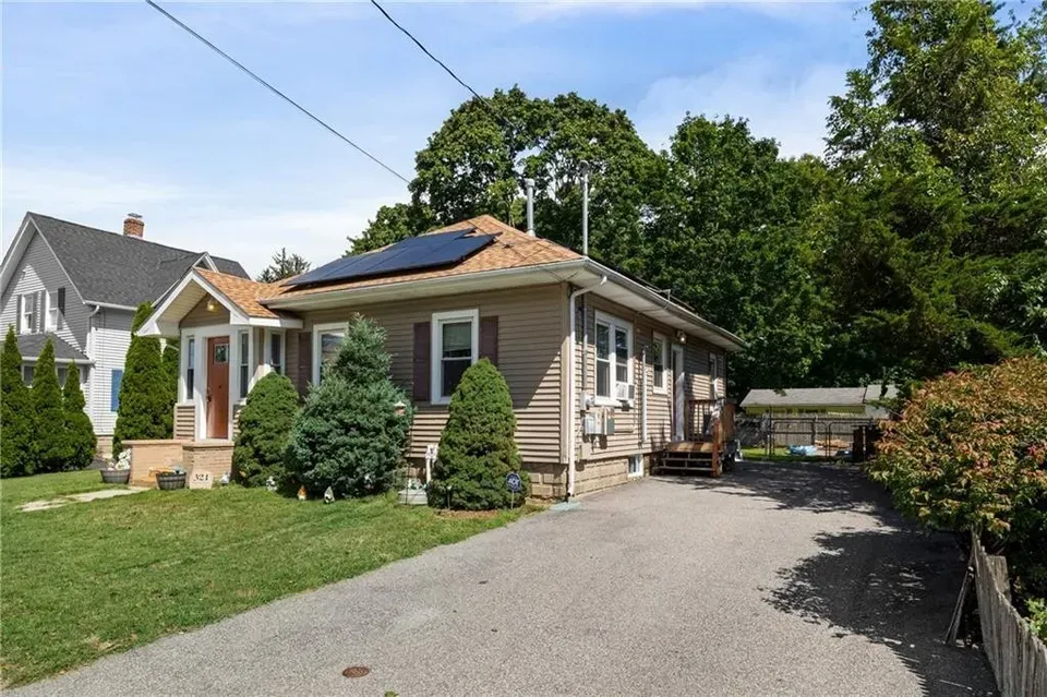2 Bed 1 Bath Classic Historic Era Home in Warwick, RI - 2