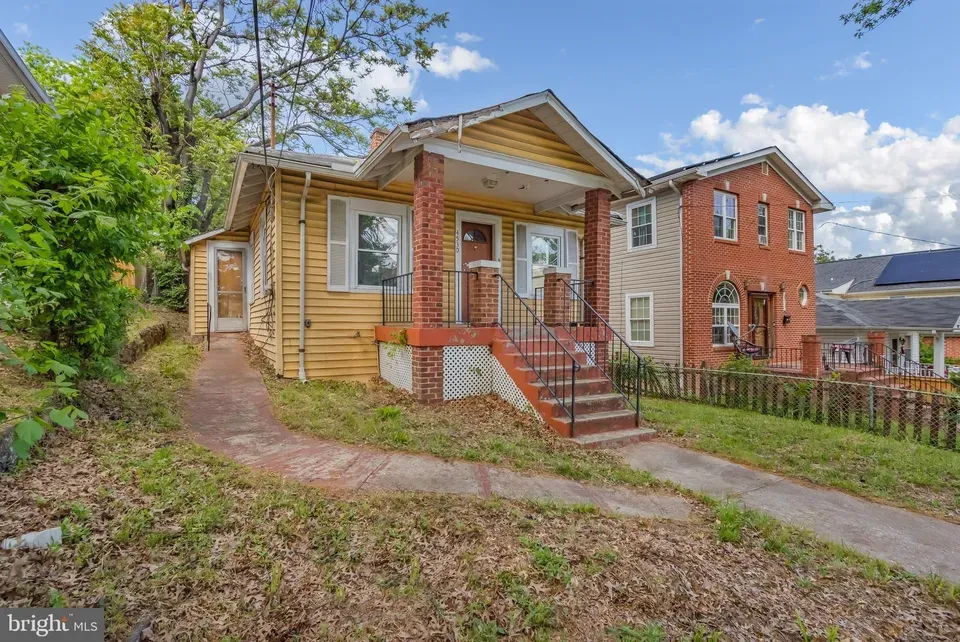 2 Bed 1 Bath Classic Historic Era Home in Washington, DC - 2