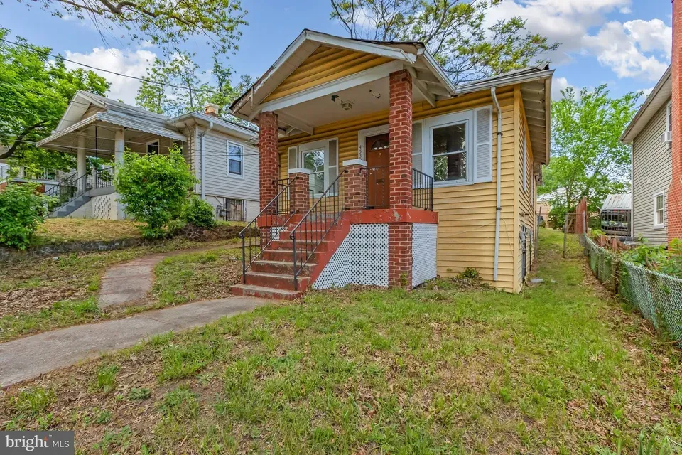2 Bed 1 Bath Classic Historic Era Home in Washington, DC - 3