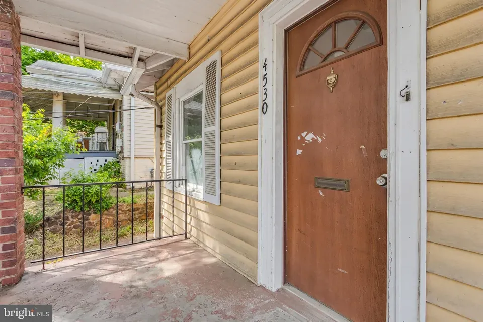 2 Bed 1 Bath Classic Historic Era Home in Washington, DC - 4