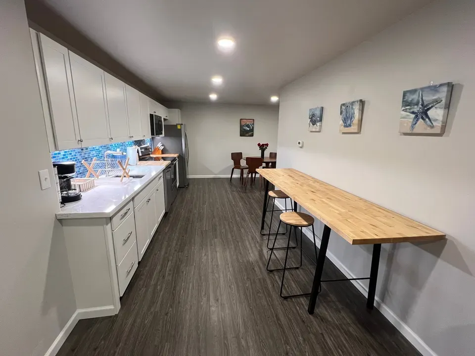 2 Bed 1 Bath Contemporary High-Rise Condo in Anchorage, AK - 3