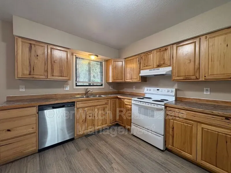 2 Bed 1 Bath Contemporary High-Rise Condo in Anchorage, AK - 3