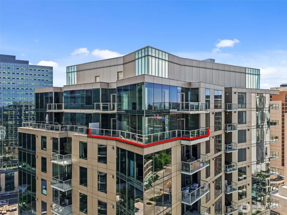 2 Bed 1 Bath Contemporary High-Rise Condo in Bellevue, WA - 2