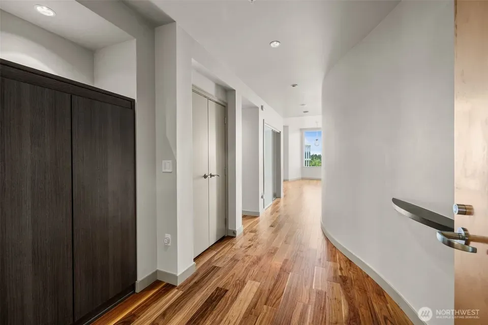 2 Bed 1 Bath Contemporary High-Rise Condo in Bellevue, WA - 3