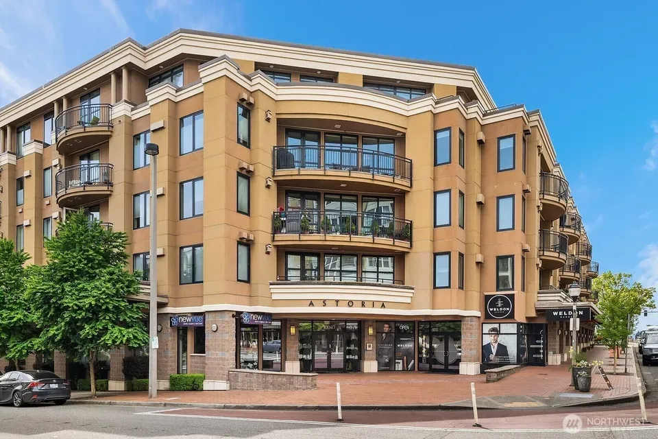 2 Bed 1 Bath Contemporary High-Rise Condo in Bellevue, WA - 1