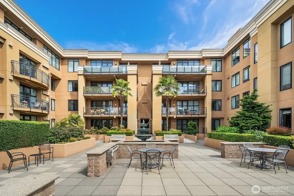 2 Bed 1 Bath Contemporary High-Rise Condo in Bellevue, WA - 3