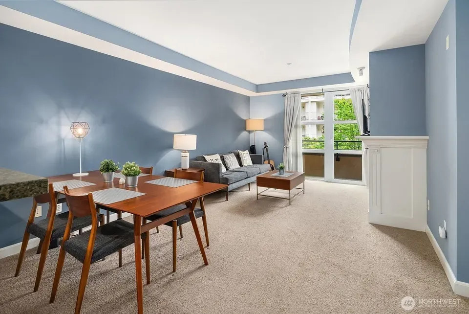 2 Bed 1 Bath Contemporary High-Rise Condo in Bellevue, WA - 4