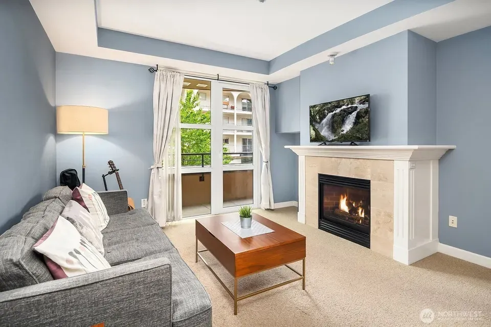 2 Bed 1 Bath Contemporary High-Rise Condo in Bellevue, WA - 5