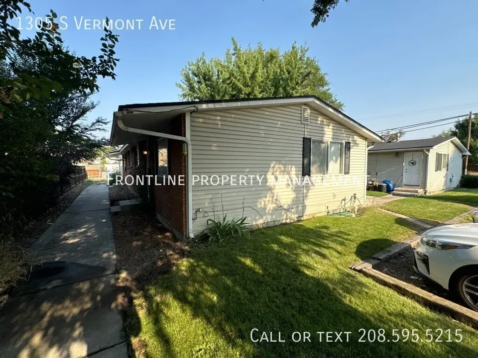 2 Bed 1 Bath Contemporary High-Rise Condo in Boise, ID