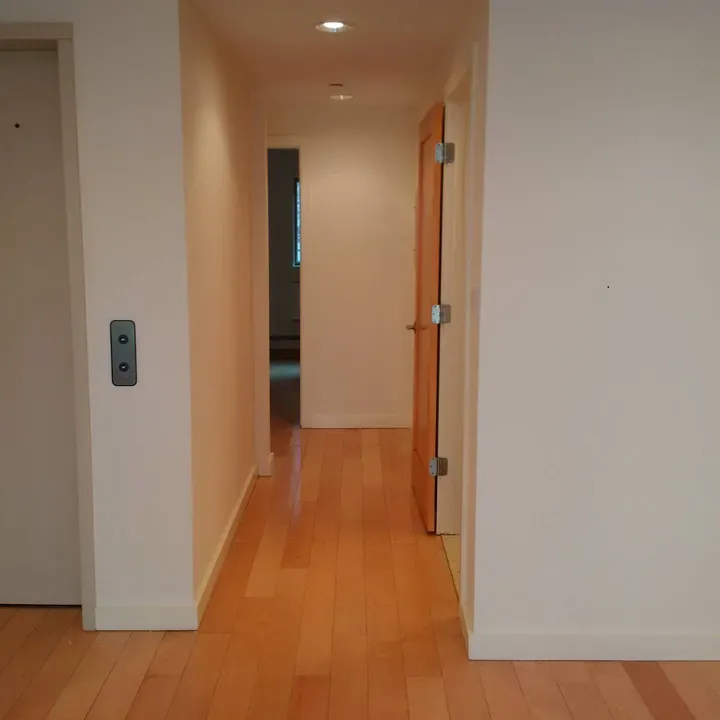 2 Bed 1 Bath Contemporary High-Rise Condo in Brooklyn, NY - 2